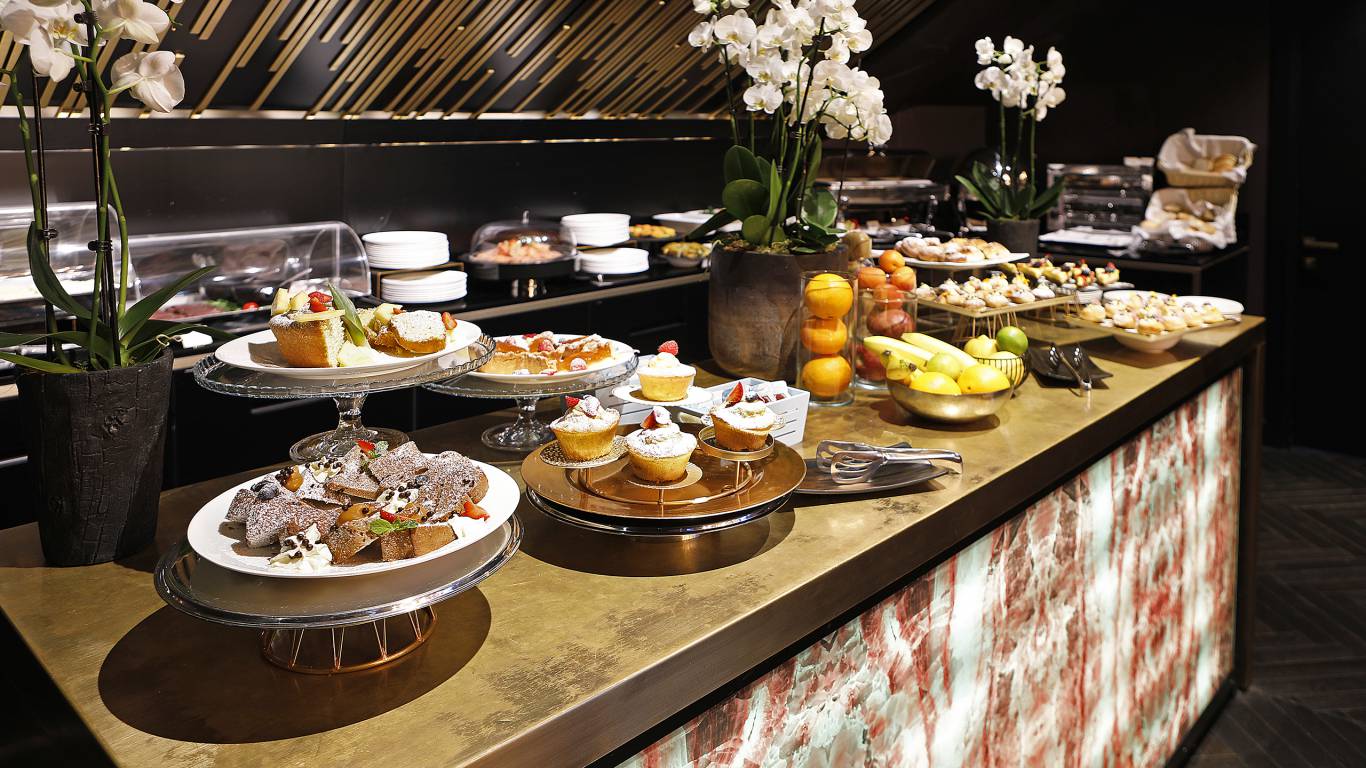 u-visionary-Roma-hotel-tridente-collection-roma-Breakfast-room-3
