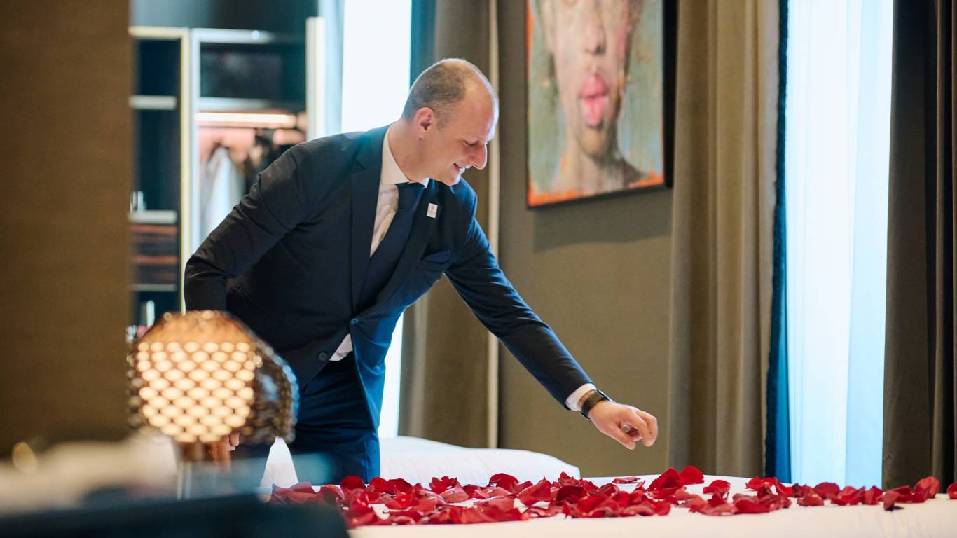 u-visionary-roma-romantic-escape u-visionary-roma-romantic-escape